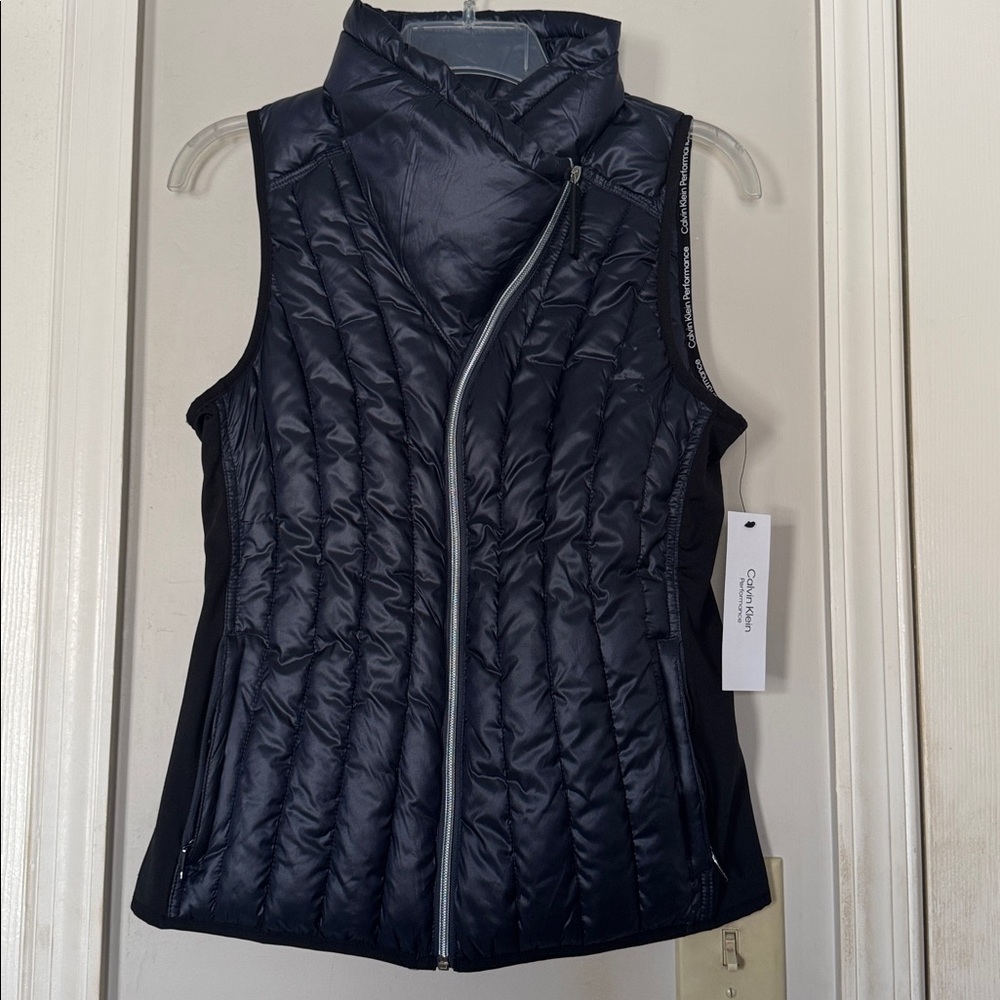 NWT Calvin Klein Performance Funnel Neck Puffer Vest in Navy